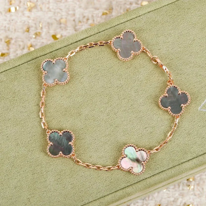 [Lucky Star]CLOVER 5 MOTIF GRAY MOP  BRACELET
