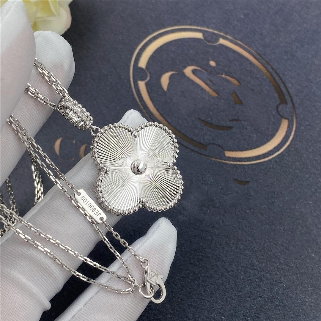 [Lucky Star]CLOVER 25MM SILVER BIG CLOVER NECKLACE